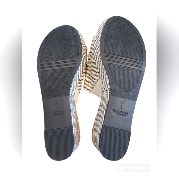 Black & White Striped Wedges Fringe Detail Size 9 Vera Wang - Picture 7 of 15